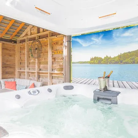 Lakedistrict House Hottub Sauna & Swimspa Sleeps 12 Holiday home Kendal