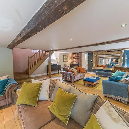 Nyaraló Lakedistrict House Hottub Sauna & Swimspa Sleeps 12 Kendal