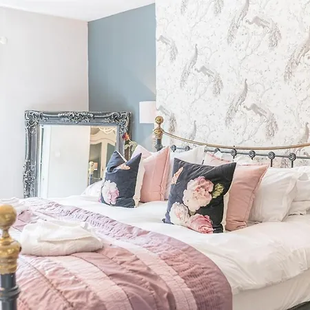 Nyaraló Lakedistrict House Hottub Sauna & Swimspa Sleeps 12 *