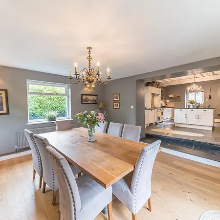 Nyaraló Lakedistrict House Hottub Sauna & Swimspa Sleeps 12 Kendal