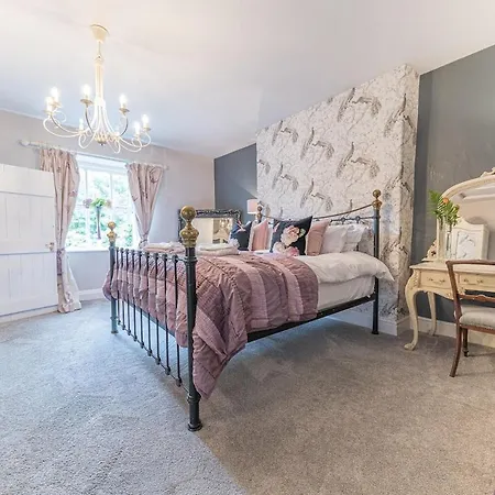 Lakedistrict House Hottub Sauna & Swimspa Sleeps 12 *