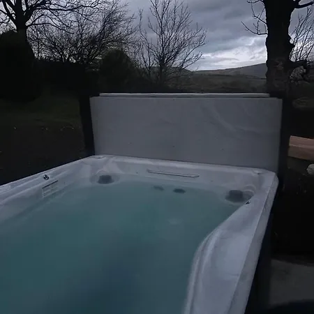 Lakedistrict House Hottub Sauna & Swimspa Sleeps 12 Holiday home