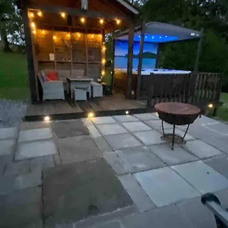 Lakedistrict House Hottub Sauna & Swimspa Sleeps 12 Holiday home *