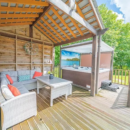 Nyaraló Lakedistrict House Hottub Sauna & Swimspa Sleeps 12 Kendal