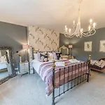 Lakedistrict House Hottub Sauna & Swimspa Sleeps 12 *