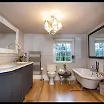 Lakedistrict House Hottub Sauna & Swimspa Sleeps 12 Kendal