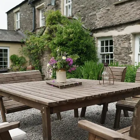 Lakedistrict House Hottub Sauna & Swimspa Sleeps 12 بيت للعطل كندال