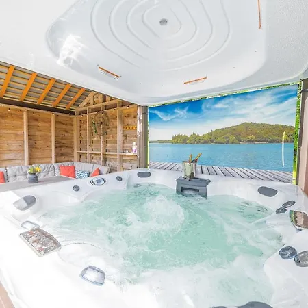 Lakedistrict House Hottub Sauna & Swimspa Sleeps 12 *