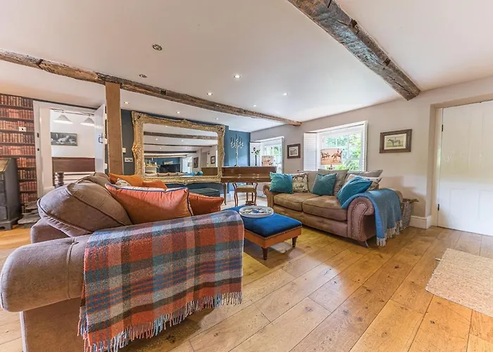 Lakedistrict House Hottub Sauna & Swimspa Sleeps 12 بيت للعطل