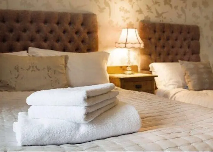 Lakedistrict House Hottub Sauna & Swimspa Sleeps 12 بيت للعطل *