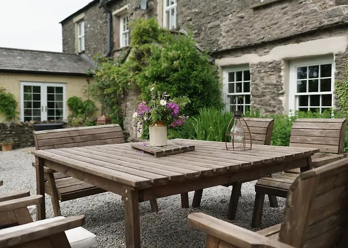 Lakedistrict House Hottub Sauna & Swimspa Sleeps 12 بيت للعطل كندال