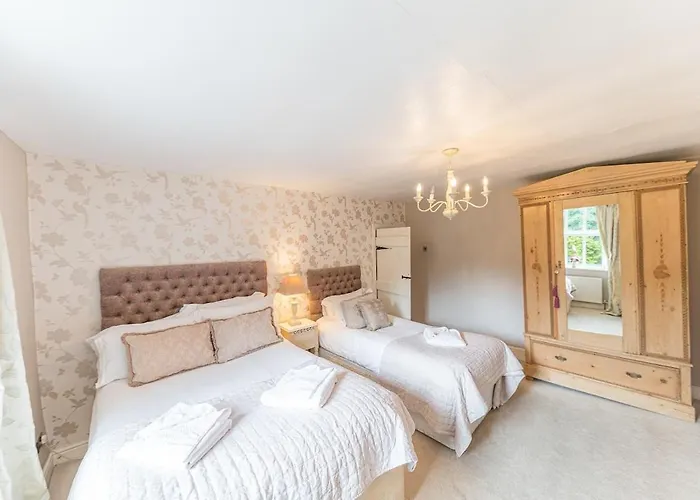 Lakedistrict House Hottub Sauna & Swimspa Sleeps 12 بيت للعطل *