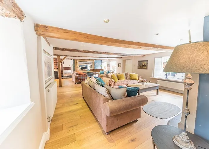 Lakedistrict House Hottub Sauna & Swimspa Sleeps 12 بيت للعطل