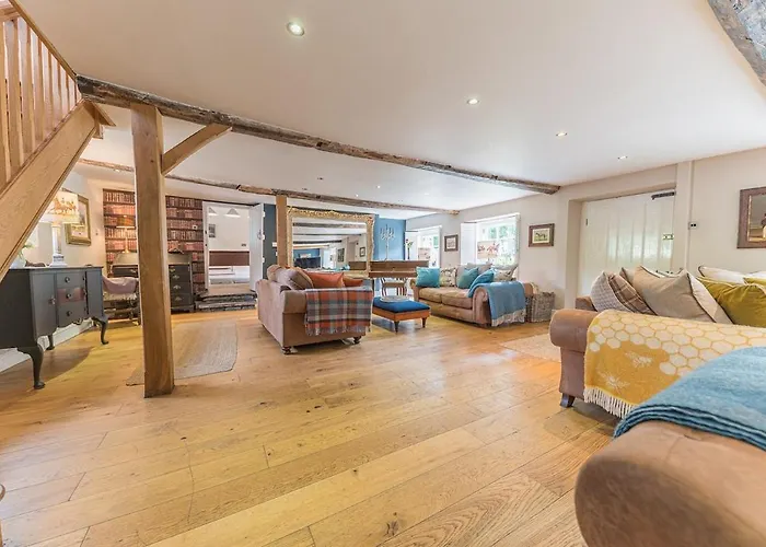 Lakedistrict House Hottub Sauna & Swimspa Sleeps 12 بيت للعطل