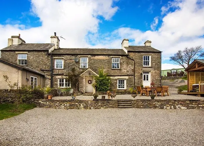 Lakedistrict House Hottub Sauna & Swimspa Sleeps 12 بيت للعطل *