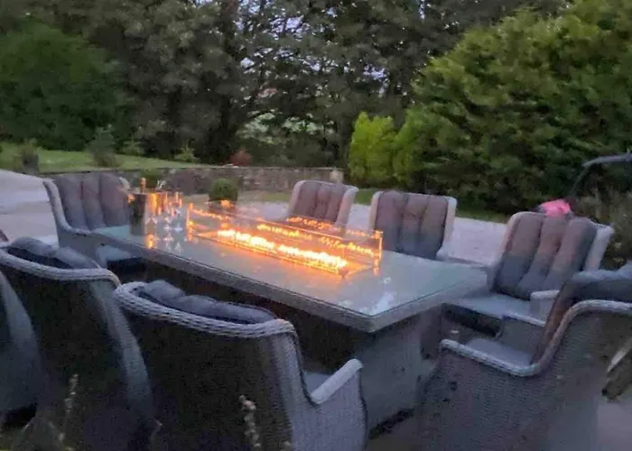 Lakedistrict House Hottub Sauna & Swimspa Sleeps 12 بيت للعطل