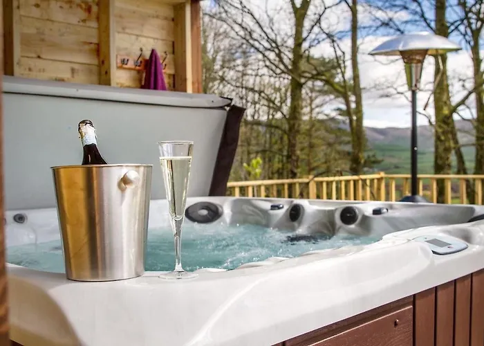 بيت للعطل Lakedistrict House Hottub Sauna & Swimspa Sleeps 12 *