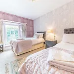 Lakedistrict House Hottub Sauna & Swimspa Sleeps 12 بيت للعطل كندال