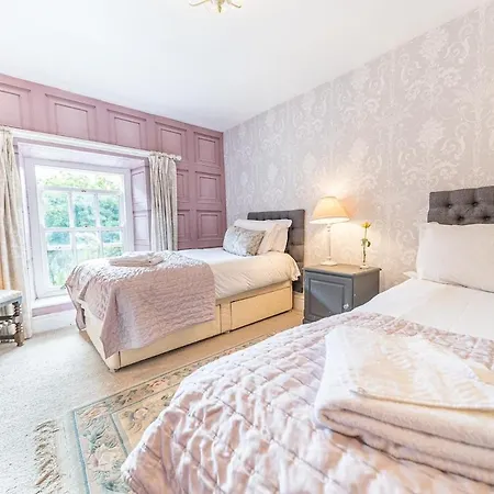 Lakedistrict House Hottub Sauna & Swimspa Sleeps 12 Holiday home Kendal