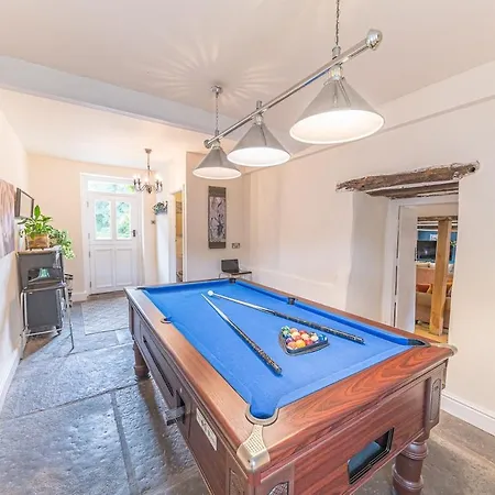 Dom wakacyjny Lakedistrict House Hottub Sauna & Swimspa Sleeps 12