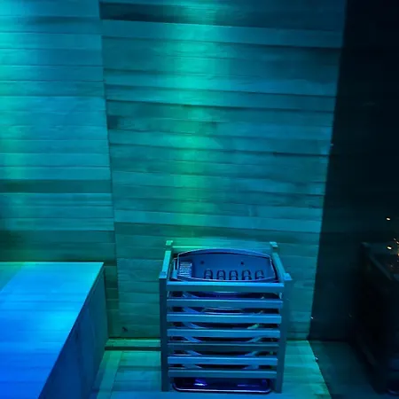 Dom wakacyjny Lakedistrict House Hottub Sauna & Swimspa Sleeps 12 Kendal