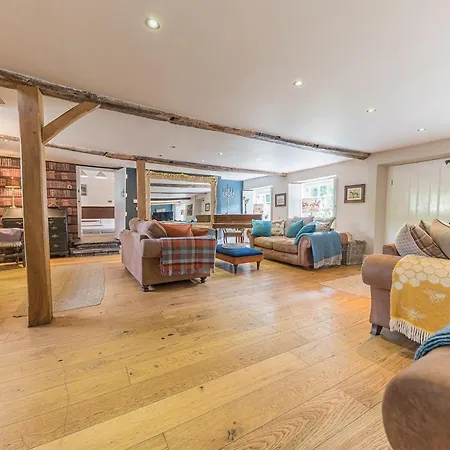 Lakedistrict House Hottub Sauna & Swimspa Sleeps 12 Holiday home