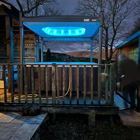 Lakedistrict House Hottub Sauna & Swimspa Sleeps 12 Holiday home *